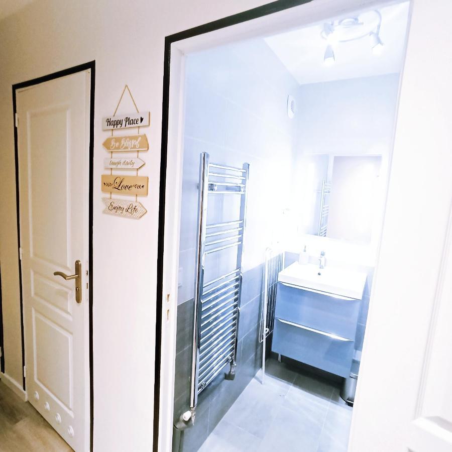 Detente & Jardin By Beds4Wanderlust - Charmant T2 Avec Jardin - Gare Plaisir-Grignon, Versailles 20Km Buitenkant foto