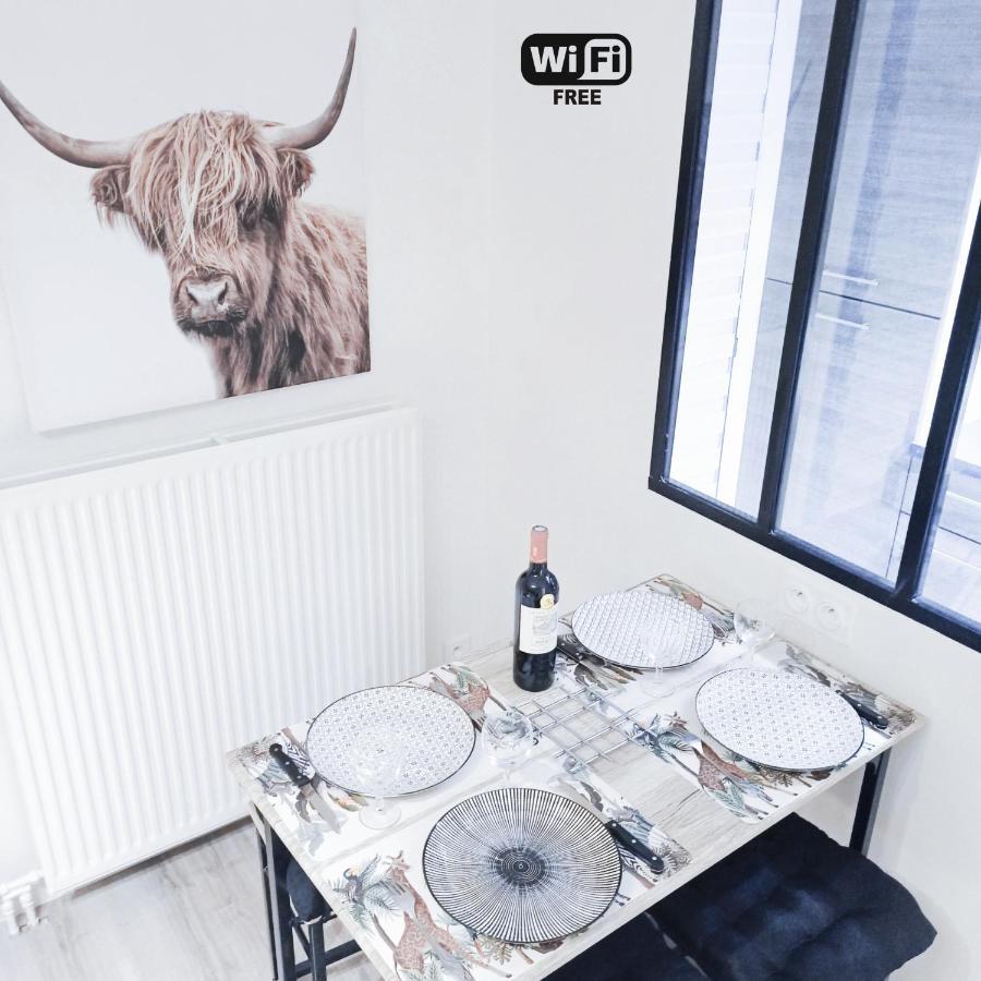 Detente & Jardin By Beds4Wanderlust - Charmant T2 Avec Jardin - Gare Plaisir-Grignon, Versailles 20Km Buitenkant foto